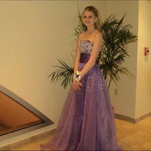 Size 2-6 long prom dress